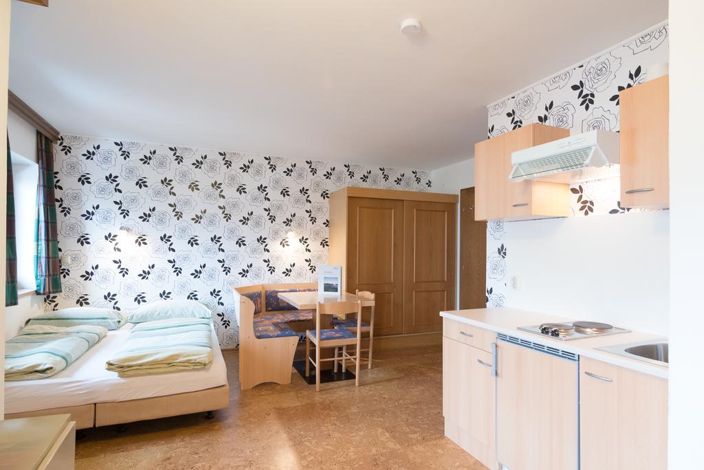 Haus Brandeck Hotel Uttendorf Room photo